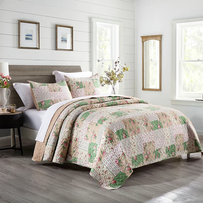 Verwandeln Sie Ihr Schlafzimmer mit dem ultraweichen Bettwäsche-Set mit Blumenmuster – 3-teilige Patchwork-Tagesdecken in Grau für alle Jahreszeiten.