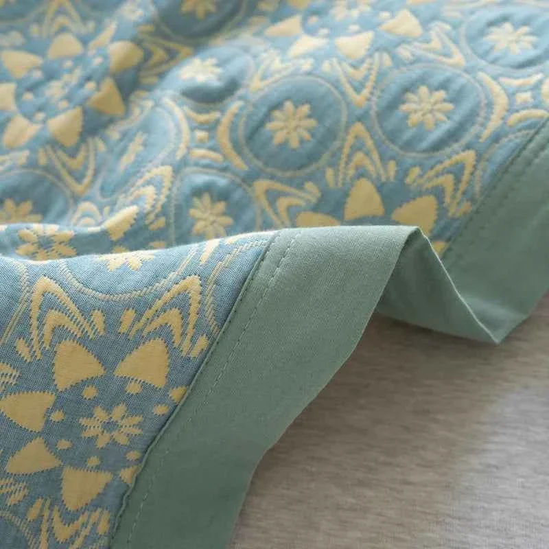 Kuscheln Sie sich in unsere Tagesdecke aus 100 % Baumwolle ein – luxuriöser Retro-Charme