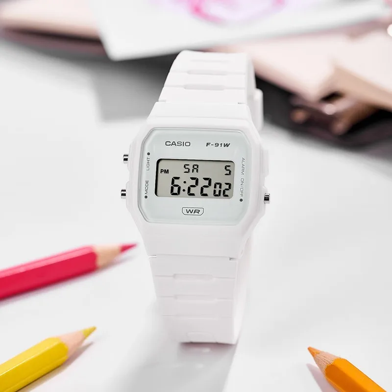 Casio F91W Retro-Wasserdichte Uhr - Modische, schlichte, kleine, quadratische elektronische Uhr mit LCD-Display