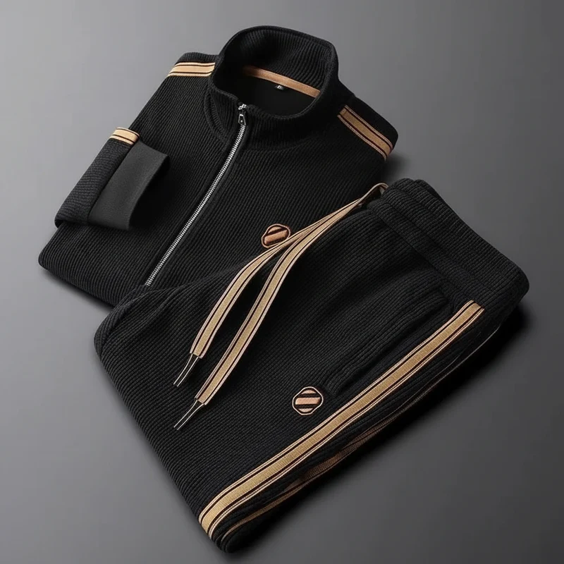 Sportliches Herren-Herbstset: Zweiteiliger Anzug mit Kapuzenstrickjacke und gerader Jogginghose.