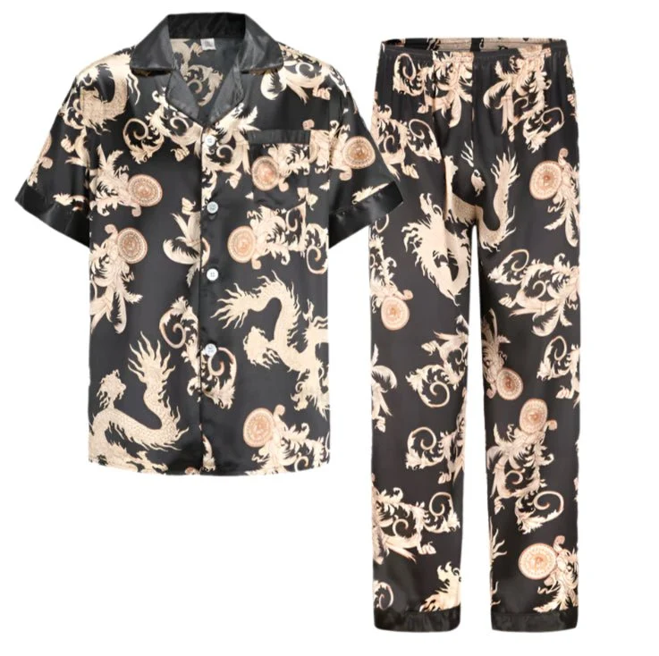 Herren-Pyjama-Set aus Satin: Langarmhemd und Hose aus Eisseide, Bademantel mit Tasche