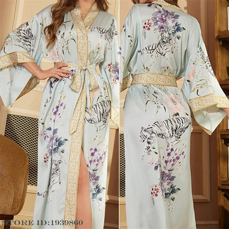 Satin-Bademantel in Übergröße, Kimono-Bademantel mit Blumenmuster