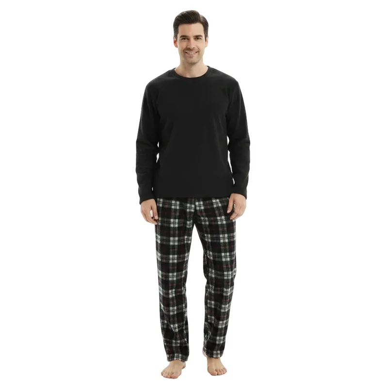 Kuscheln Sie sich ein in unser Herren-Thermo-Fleece-Pyjama-Set – stilvolles Design in Schwarz und Rot mit langen Ärmeln