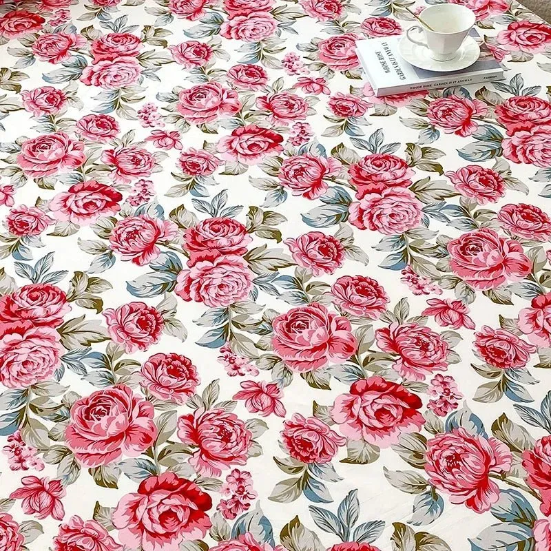 Bettwäsche mit rotem Blumenmuster – erhältlich in den Größen Doppelbett, Einzelbett, Queensize und Kingsize.
