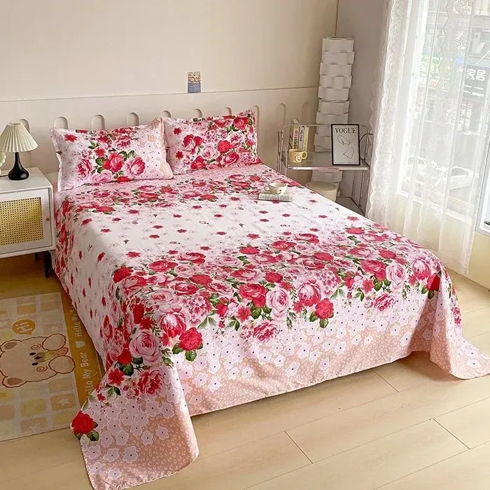 Bettwäsche mit rotem Blumenmuster – erhältlich in den Größen Doppelbett, Einzelbett, Queensize und Kingsize.