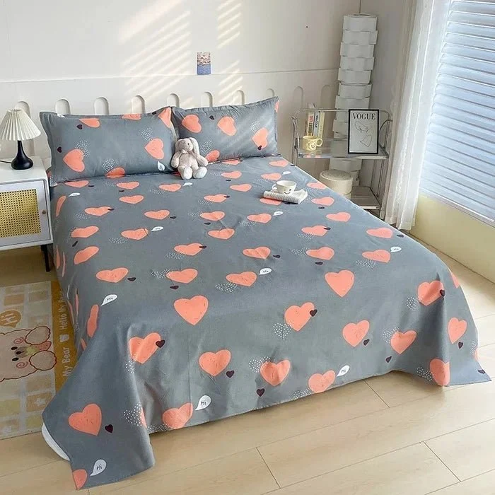 Bettwäsche mit rotem Blumenmuster – erhältlich in den Größen Doppelbett, Einzelbett, Queensize und Kingsize.