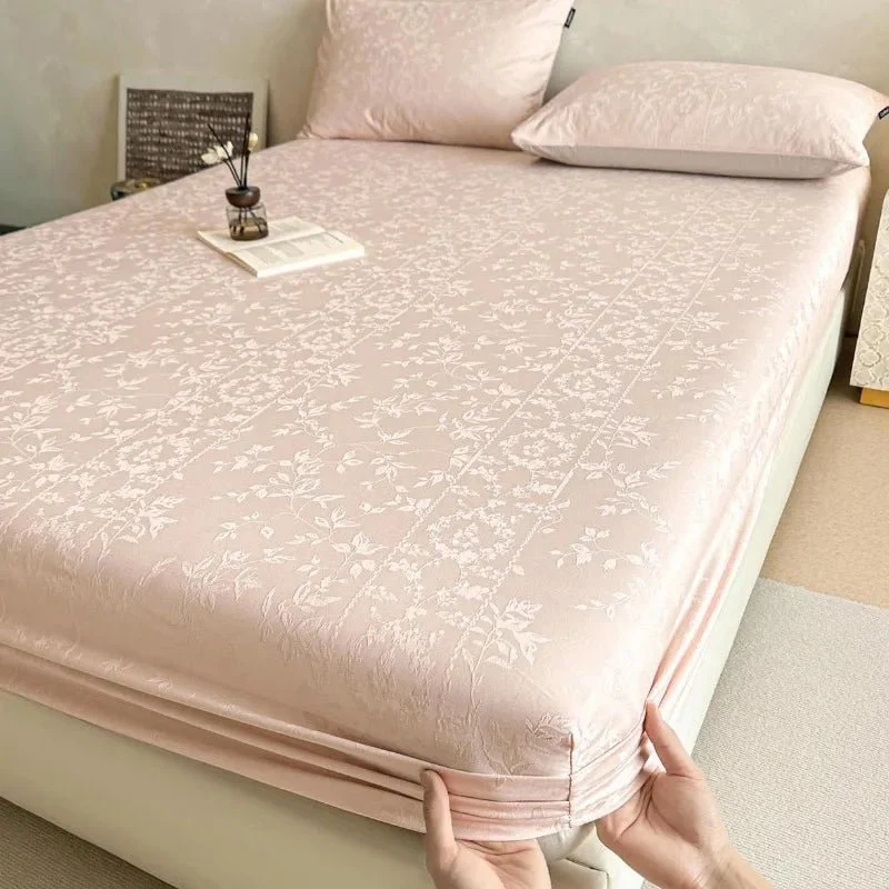 Weiches Spannbettlaken-Set aus 100 % Baumwoll-Jacquard mit umlaufendem Gummizug für den Matratzenschoner – ultimativer Komfort und Stil
