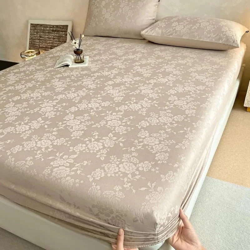 Weiches Spannbettlaken-Set aus 100 % Baumwoll-Jacquard mit umlaufendem Gummizug für den Matratzenschoner – ultimativer Komfort und Stil