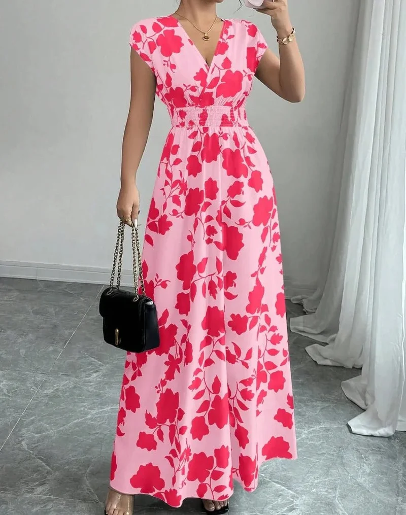 Verleihen Sie Ihrem Sommer-Look mit unserem Damen-Sommerkleid mit V-Ausschnitt das gewisse Etwas.
