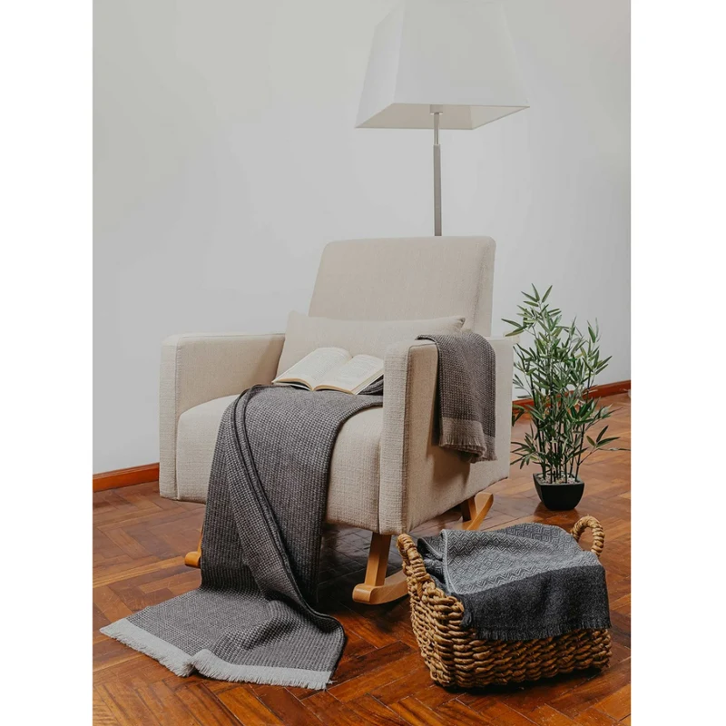 KUNA - Vivir Decke – 70 % Baby‑Alpaka & 30 % Schurwolle (Eco Line, ungefärbt)