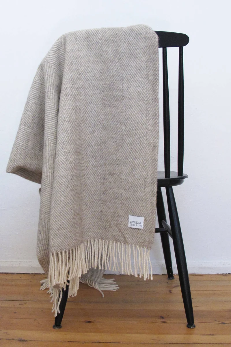 Wolldecke / Kuscheldecke - Kalkstein - Hellbeige - Fischgrat - 100% Schurwolle